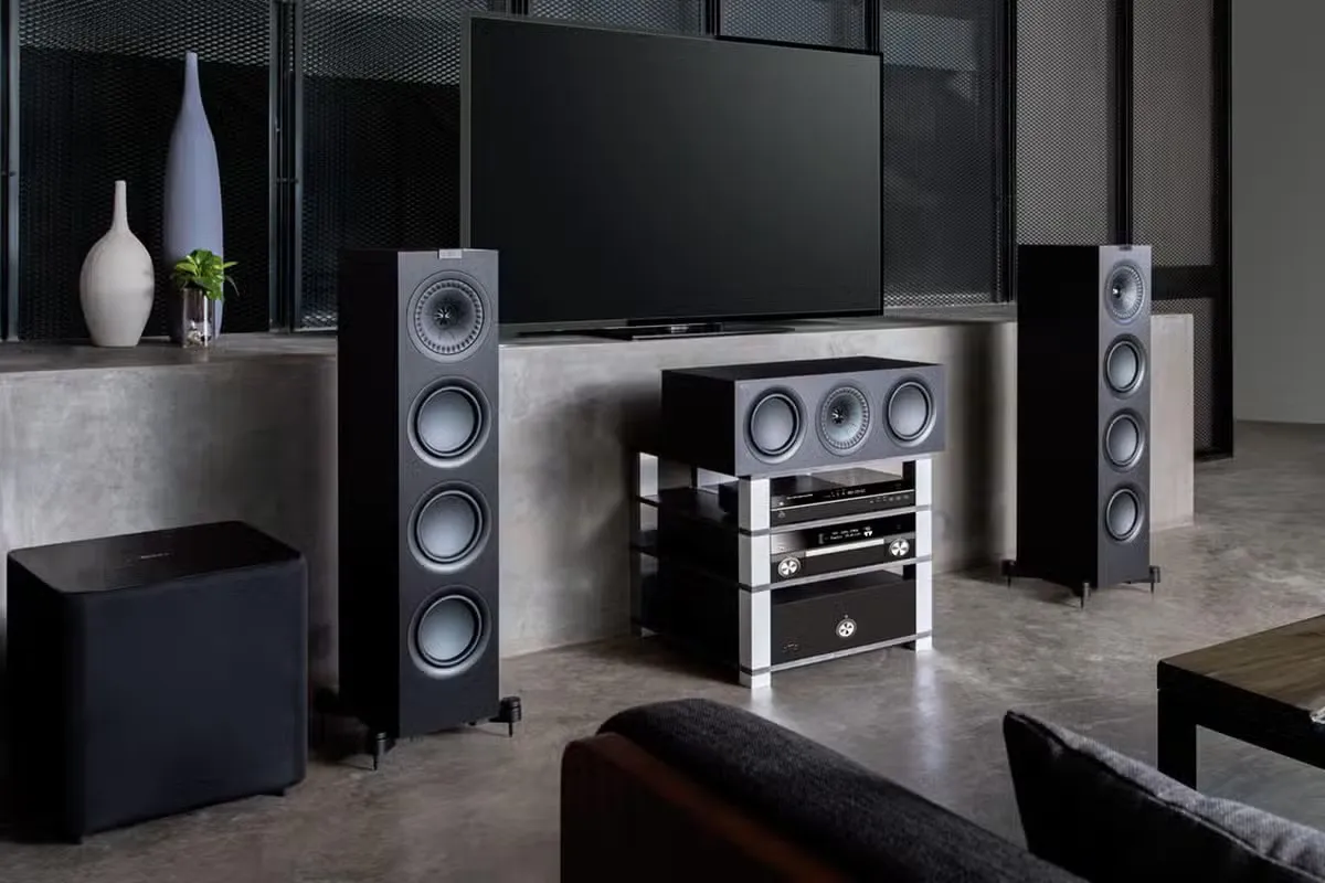 Home-Entertainment Installation image